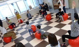 きびたんバランスボール.jpg