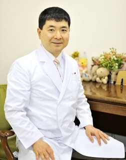 明橋医師プロフィール用写真_ブログ用.jpg